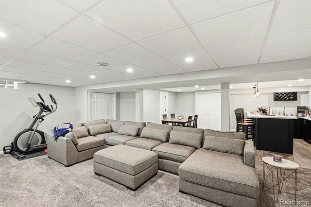 22406 Barton Street, Saint Clair Shores, MI 48081