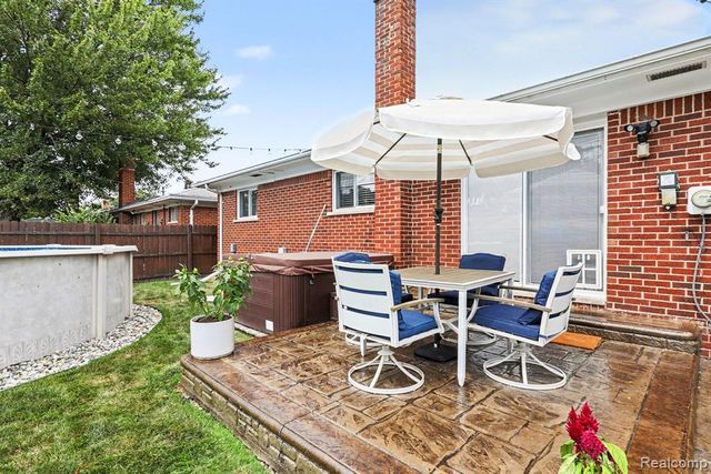 22406 Barton Street, Saint Clair Shores, MI 48081