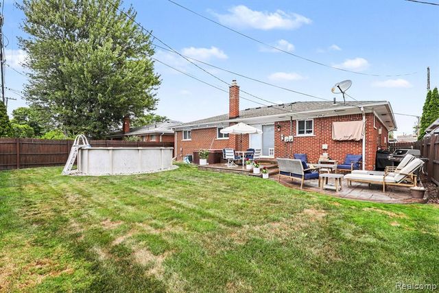 22406 Barton Street, Saint Clair Shores, MI 48081