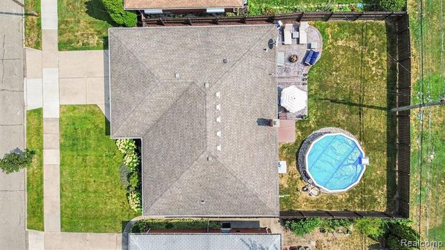 22406 Barton Street, Saint Clair Shores, MI 48081