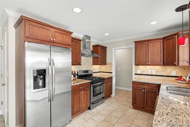 22406 Barton Street, Saint Clair Shores, MI 48081