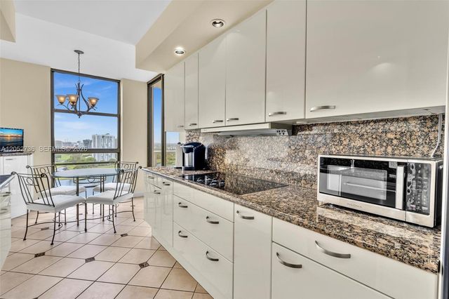 20281 E Country Club Drive 1907, Aventura, FL 33180