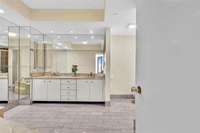 20281 E Country Club Drive 1907, Aventura, FL 33180