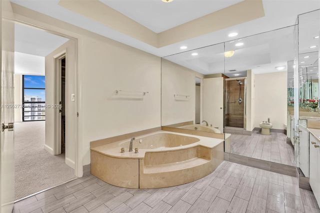 20281 E Country Club Drive 1907, Aventura, FL 33180