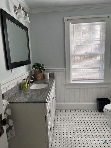 1426 Stratfield Road, Fairfield, CT 06825