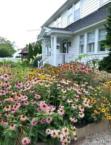 1426 Stratfield Road, Fairfield, CT 06825