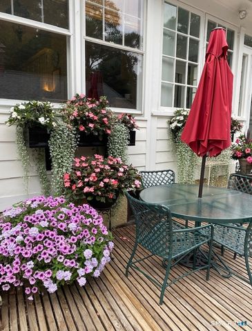 1426 Stratfield Road, Fairfield, CT 06825