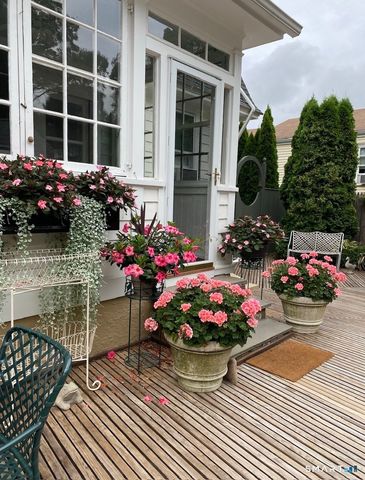 1426 Stratfield Road, Fairfield, CT 06825