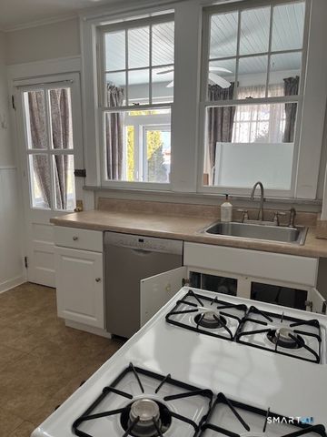 1426 Stratfield Road, Fairfield, CT 06825