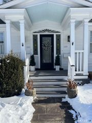 1426 Stratfield Road, Fairfield, CT 06825