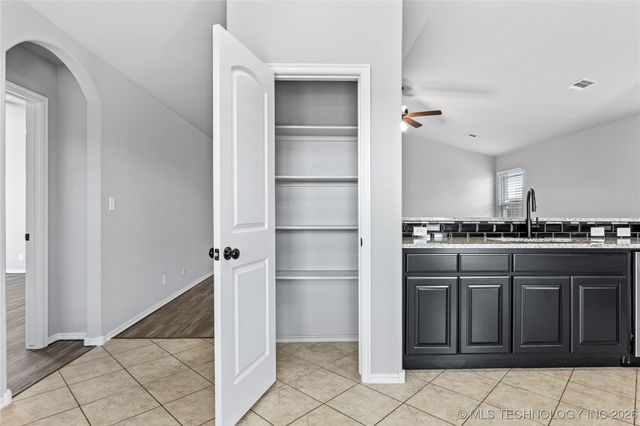 12004 E 110th Place North, Owasso, OK 74055