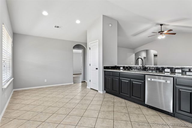 12004 E 110th Place North, Owasso, OK 74055