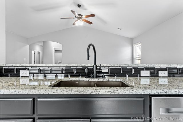 12004 E 110th Place North, Owasso, OK 74055