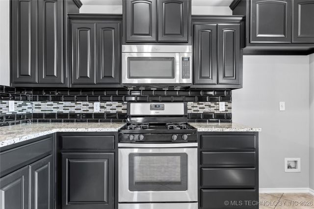 12004 E 110th Place North, Owasso, OK 74055