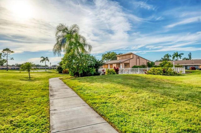6425 HERITAGE LANE, Bradenton, FL 34209