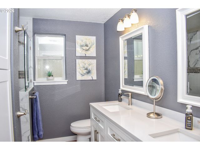 1723 WESTWOOD Dr, Medford, OR 97501