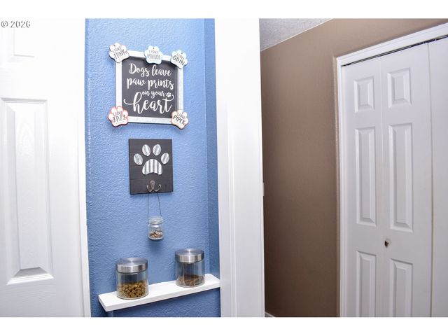 1723 WESTWOOD Dr, Medford, OR 97501