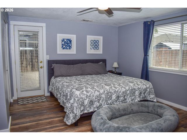 1723 WESTWOOD Dr, Medford, OR 97501