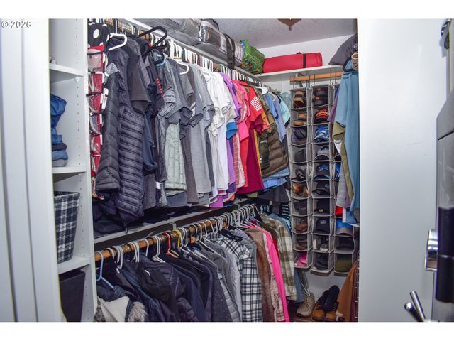 1723 WESTWOOD Dr, Medford, OR 97501