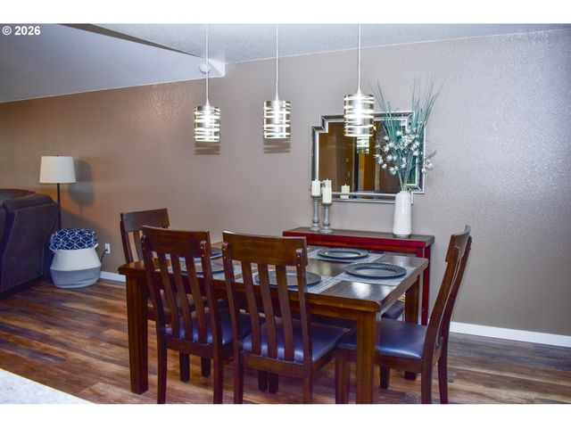 1723 WESTWOOD Dr, Medford, OR 97501