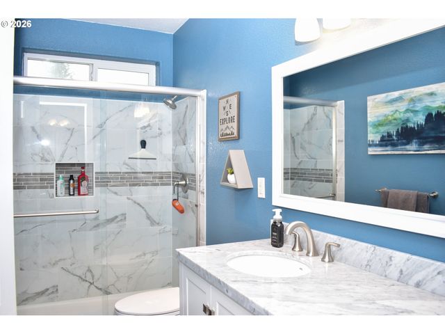 1723 WESTWOOD Dr, Medford, OR 97501