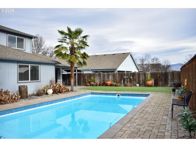 1723 WESTWOOD Dr, Medford, OR 97501