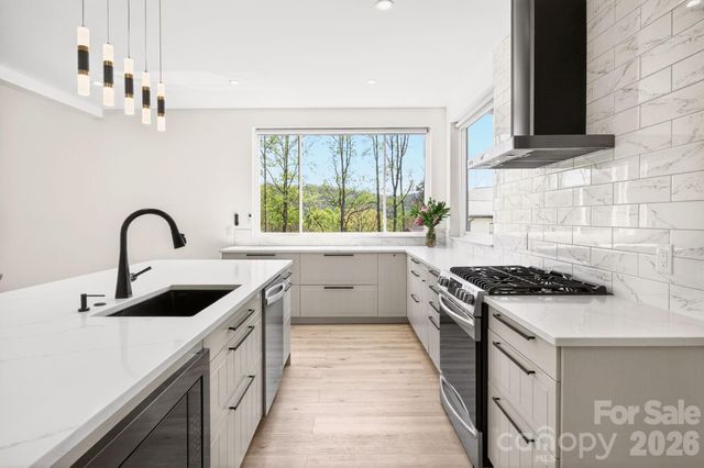 50 Carden Drive, Weaverville, NC 28787