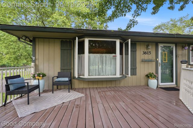 3615 Hazelton Avenue, Rochester Hills, MI 48307