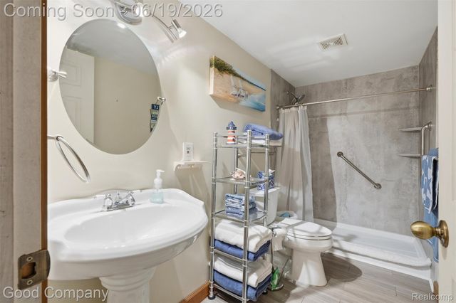 3615 Hazelton Avenue, Rochester Hills, MI 48307