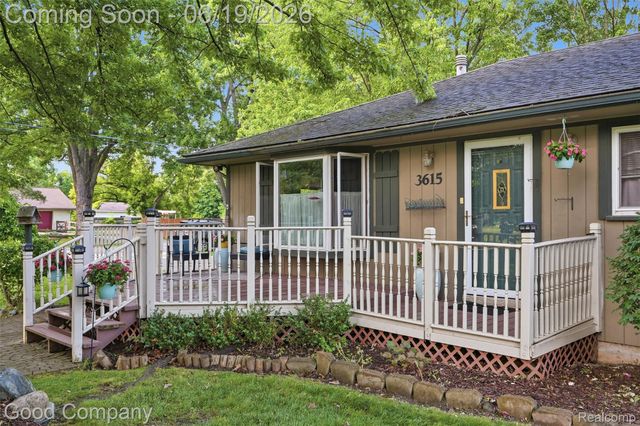 3615 Hazelton Avenue, Rochester Hills, MI 48307