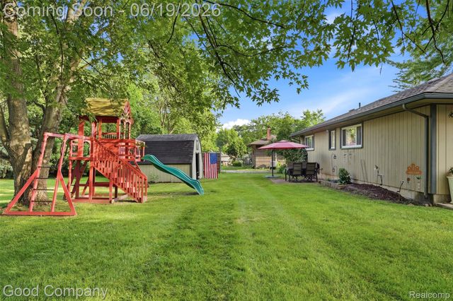 3615 Hazelton Avenue, Rochester Hills, MI 48307
