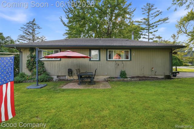 3615 Hazelton Avenue, Rochester Hills, MI 48307