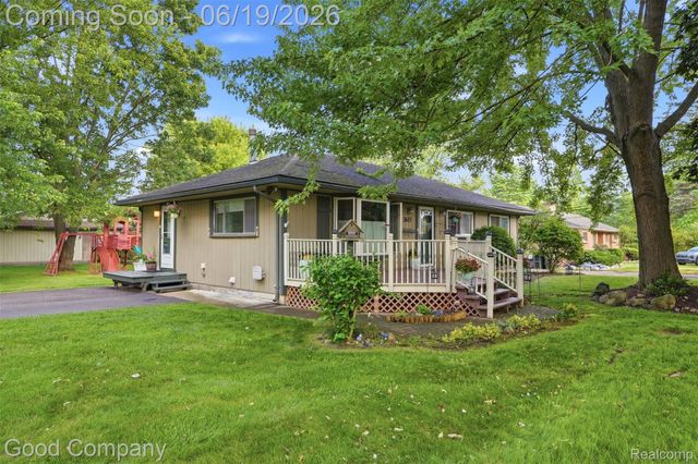3615 Hazelton Avenue, Rochester Hills, MI 48307
