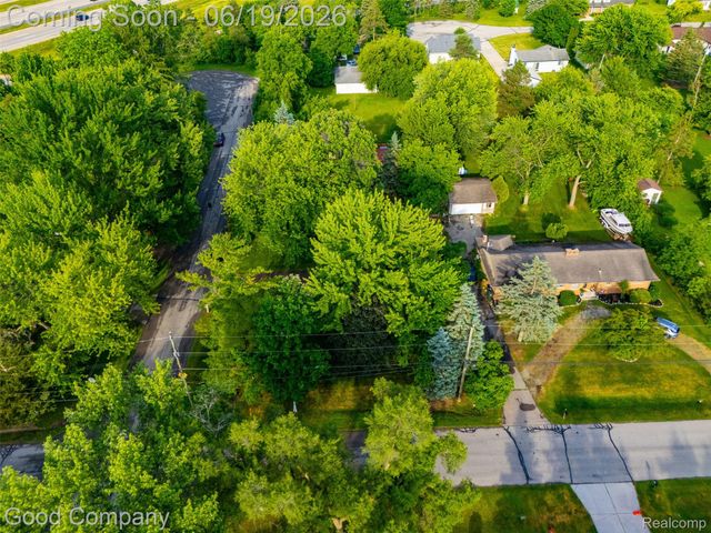 3615 Hazelton Avenue, Rochester Hills, MI 48307