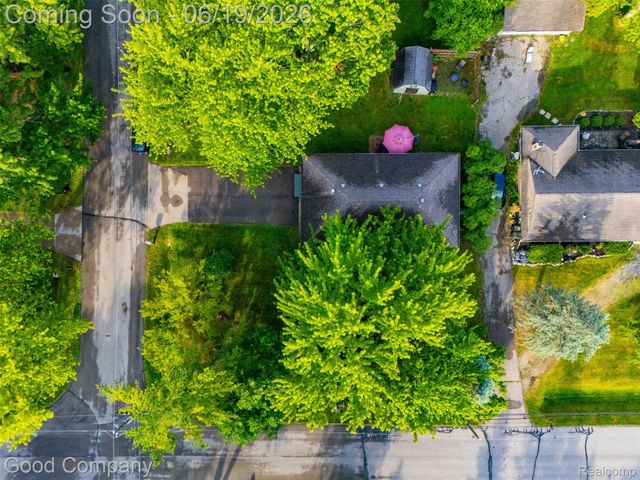 3615 Hazelton Avenue, Rochester Hills, MI 48307