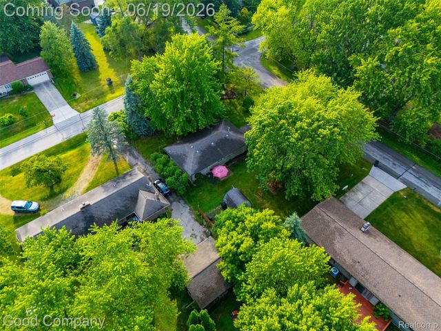 3615 Hazelton Avenue, Rochester Hills, MI 48307