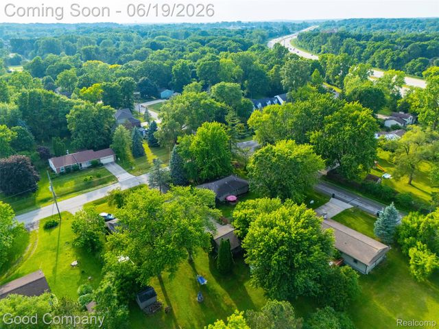 3615 Hazelton Avenue, Rochester Hills, MI 48307