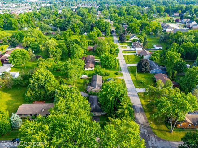 3615 Hazelton Avenue, Rochester Hills, MI 48307