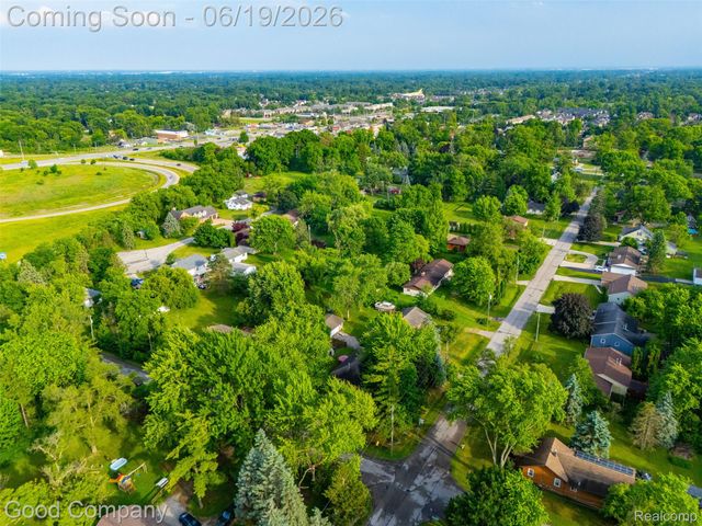 3615 Hazelton Avenue, Rochester Hills, MI 48307