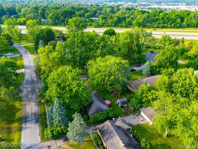 3615 Hazelton Avenue, Rochester Hills, MI 48307