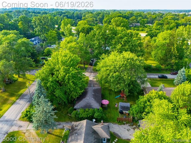 3615 Hazelton Avenue, Rochester Hills, MI 48307