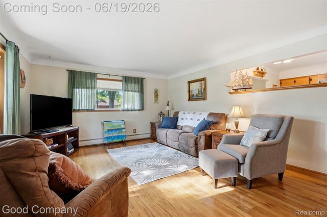 3615 Hazelton Avenue, Rochester Hills, MI 48307