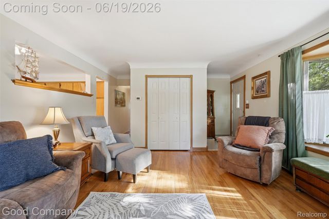 3615 Hazelton Avenue, Rochester Hills, MI 48307