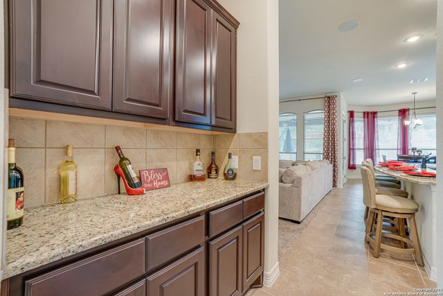 531 LILLY BLF, Castroville, TX 78009