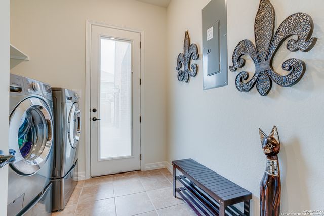 531 LILLY BLF, Castroville, TX 78009