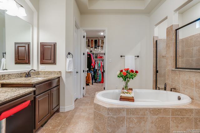 531 LILLY BLF, Castroville, TX 78009