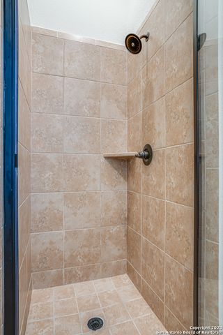 531 LILLY BLF, Castroville, TX 78009