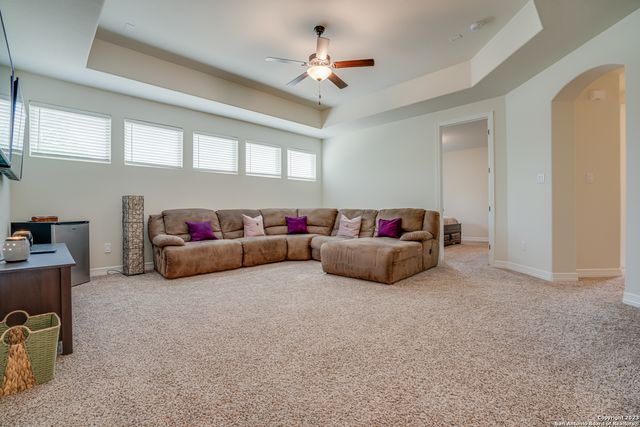 531 LILLY BLF, Castroville, TX 78009