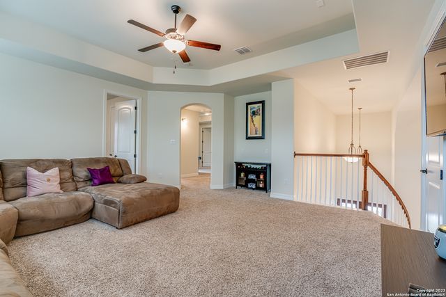 531 LILLY BLF, Castroville, TX 78009