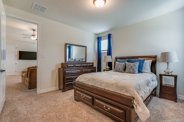 531 LILLY BLF, Castroville, TX 78009